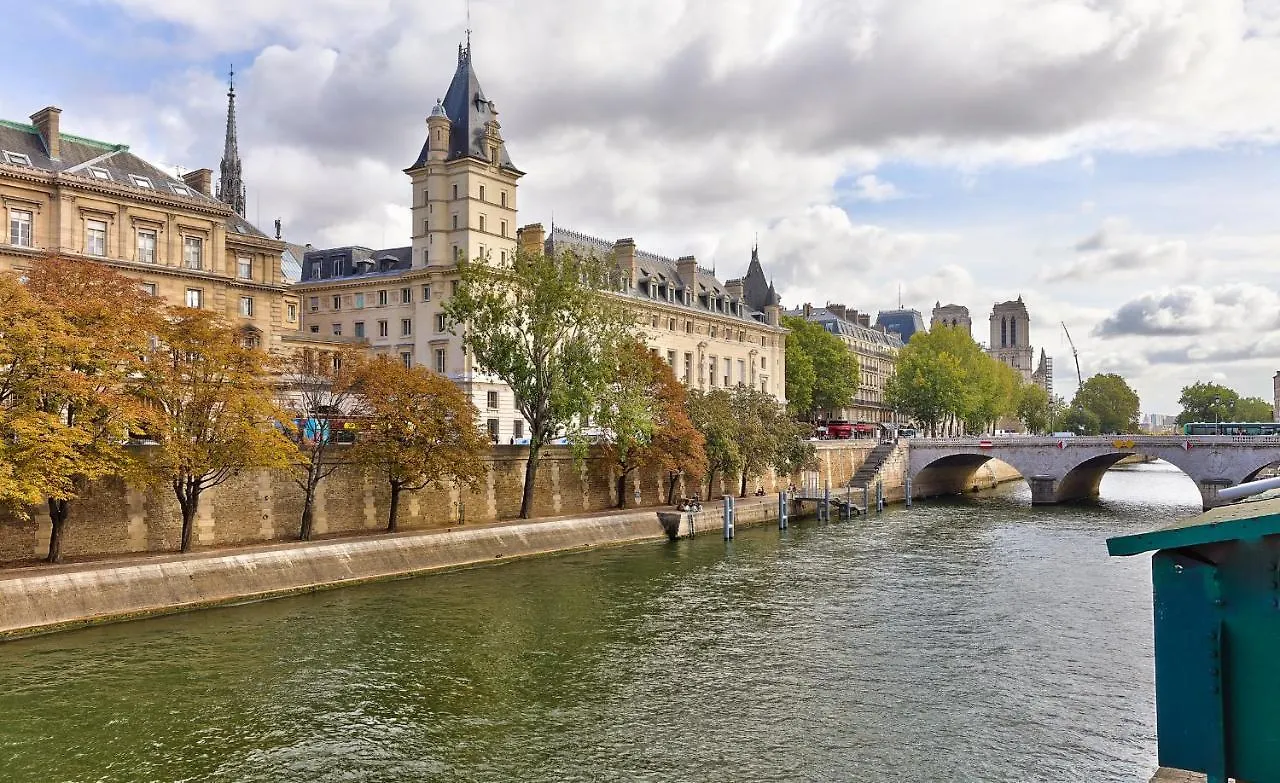 Hr Quai Augustins - Notre Dame Apartment *
